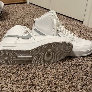 NWOT Nike High Top Mens White Size 11